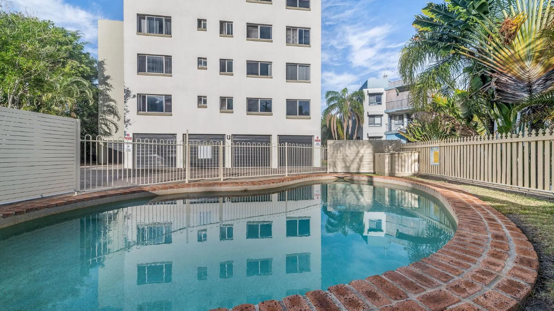 Kings Beachside Escape Spacious Apartment Centrally Located Caloundra Australia